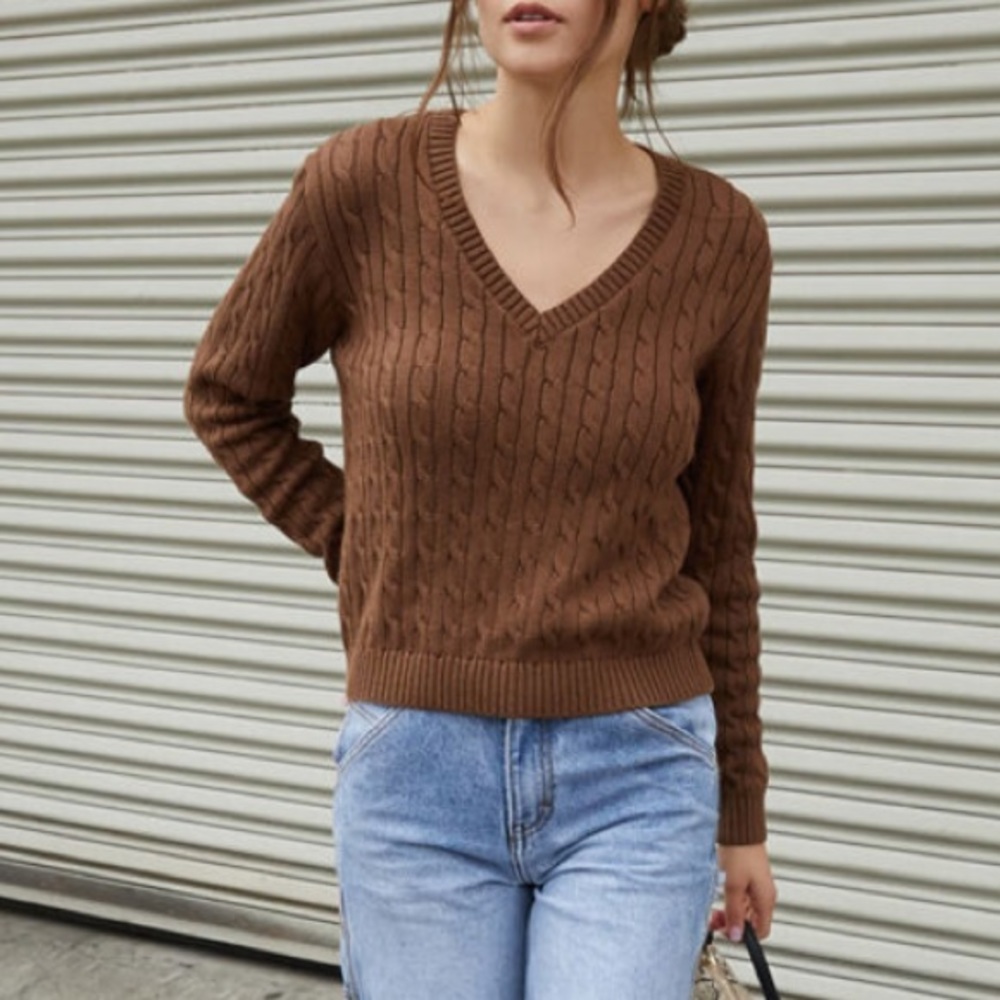 Brandy Melville cream cable stitch sweater OS